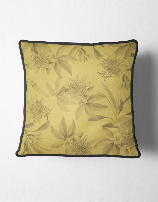 COJIN-ESTAMPADO-mostaza-passiflora-cuadrado