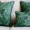 COJIN-ESTAMPADO-tropical-selva-verde-platanera-helechos-SALON-detalle